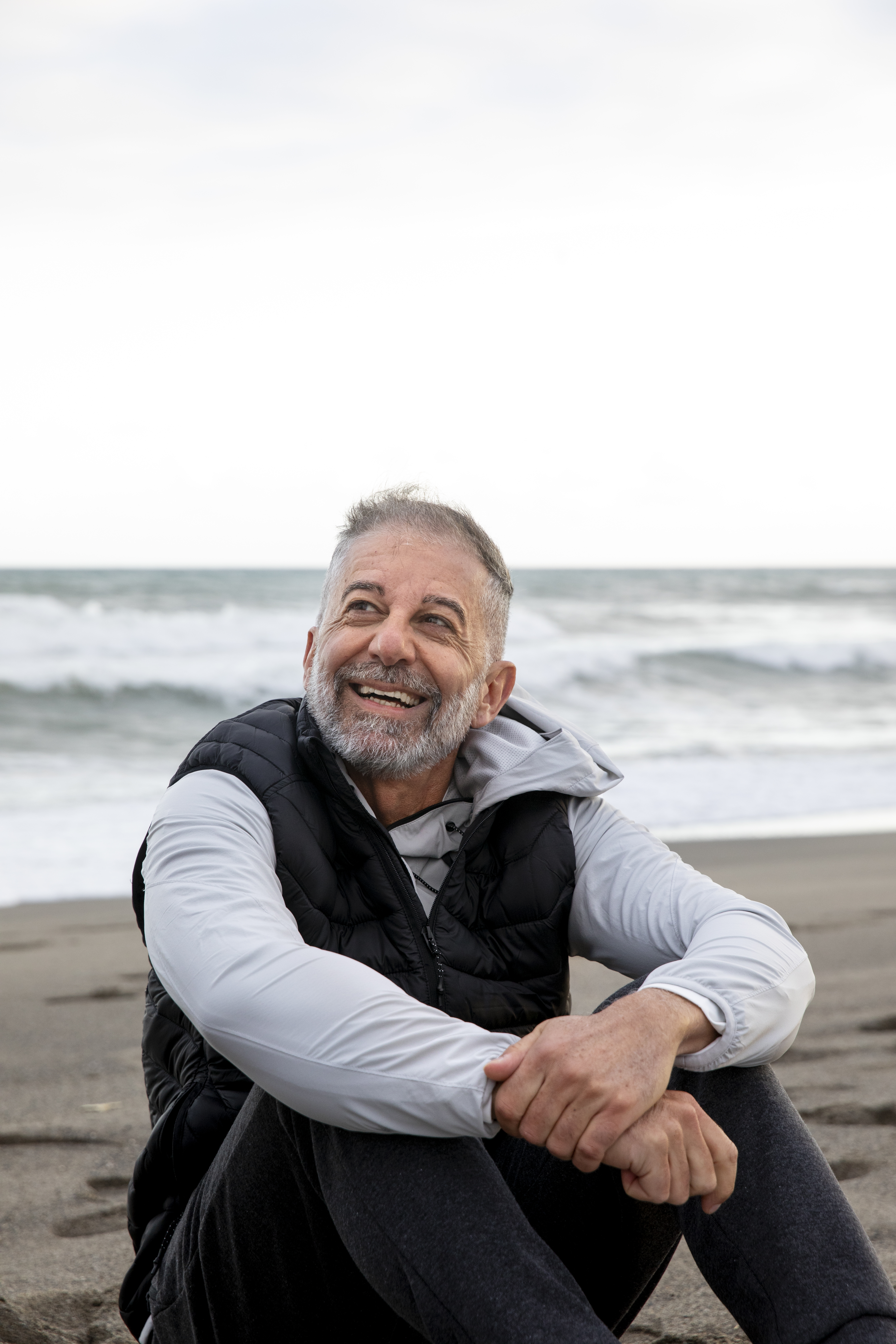 Retrato de Javier, un creador de experiencias turísticas de 55 años